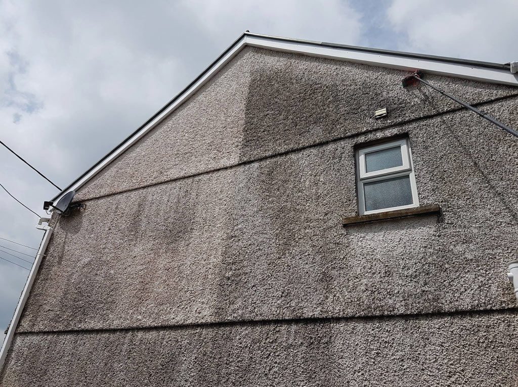 Comserve-Ltd-Pressure-Washing-Carmarthenshire-House-Wall-Cleaning-